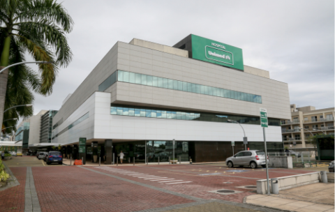 Fachada do Hospital Unimed-Rio na Barra da Tijcua.
